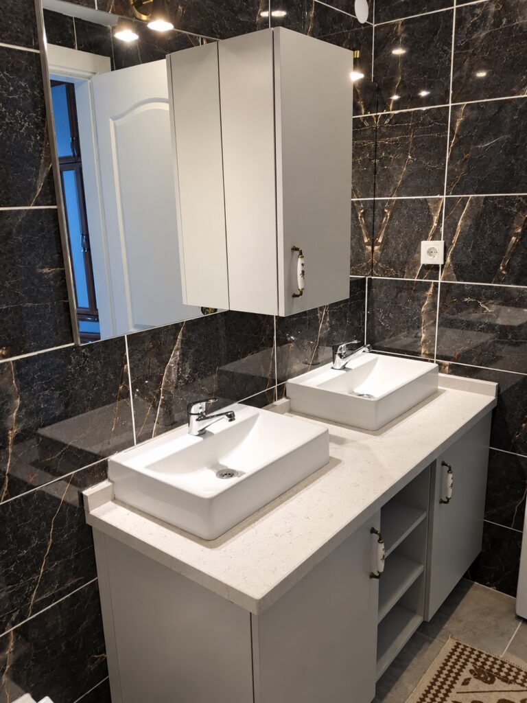 Başakşehir İkiz Lavabo Banyo Dolabı Projemiz